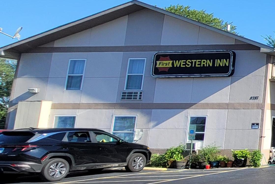 First Western Inn Caseyville Ngoại thất bức ảnh