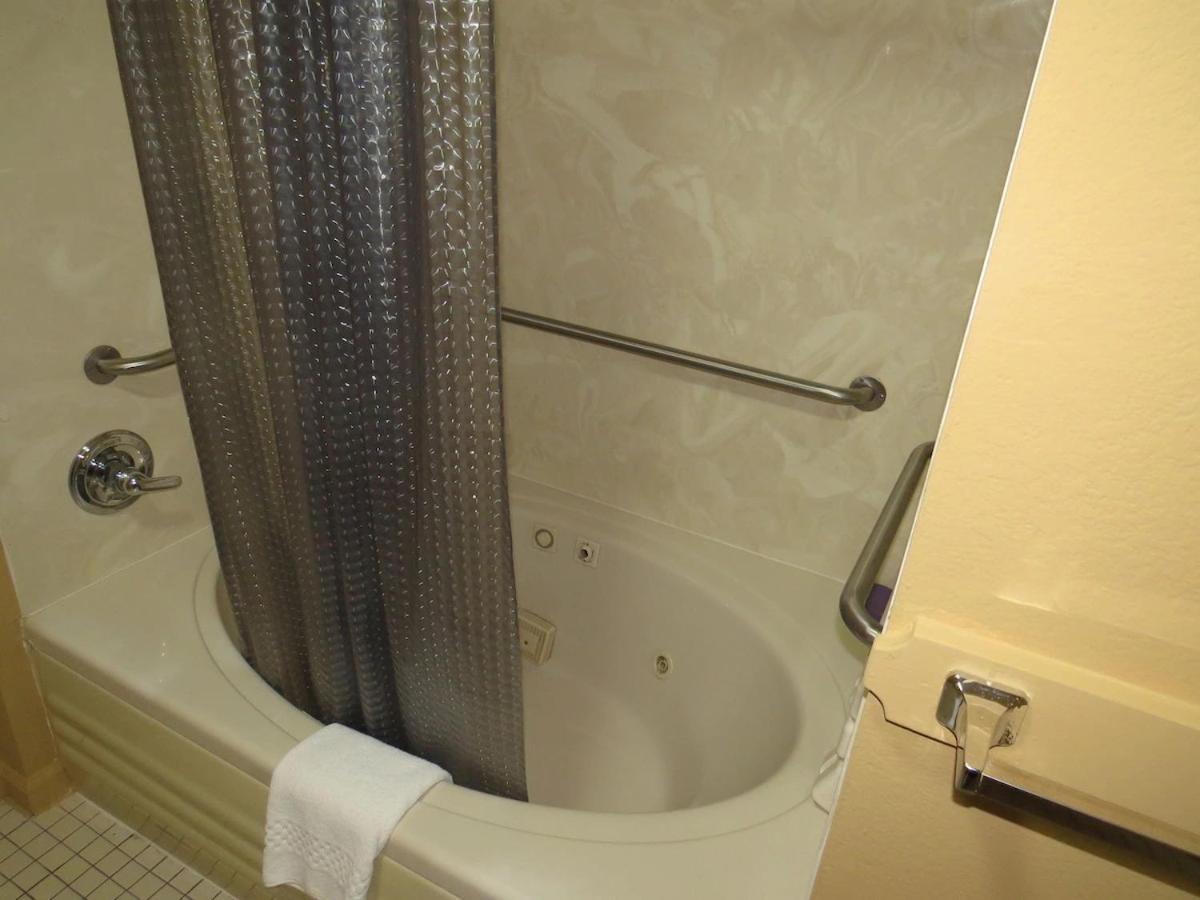 First Western Inn Caseyville Ngoại thất bức ảnh